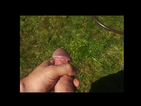 ❤️ Vruća zgodnica jebe svoju ružičastu macu i svršava špricom u ljetnom vrtu ❤️ Prekrasni porno na hr.milf-nut-net.ru ❌